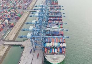 Крупнейший порт Малайзии удвоит пропускную способность, чтобы догнать Сингапур